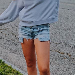 Cute denim short shorts!